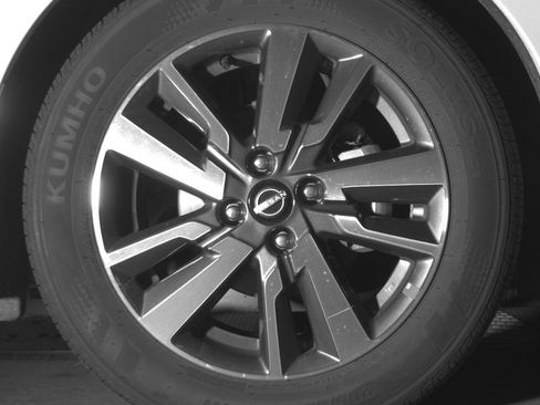 Used 2025 Nissan Versa SV image 13