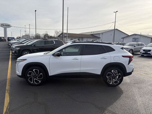 Used 2024 Chevrolet Trax RS w/ Sunroof Package image 5