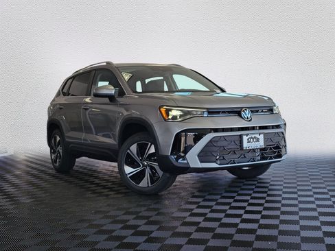 New 2026 Volkswagen Taos SE AWD/4WD image 1