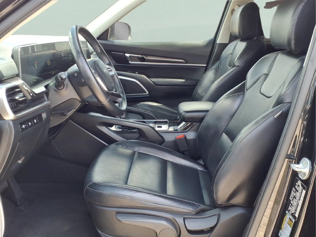 Used 2023 Kia Telluride LX FWD image 13