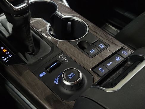 Used 2020 Toyota Highlander Limited image 35