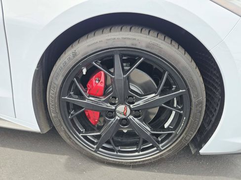 Used 2022 Chevrolet Corvette Stingray Preferred Cpe w/ Engine Appearance Package RWD image 16