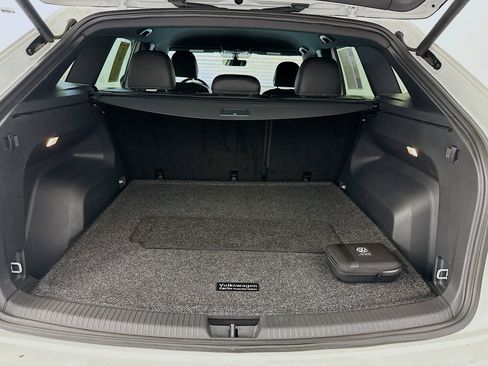 Used 2022 Volkswagen Atlas Cross Sport SE image 29