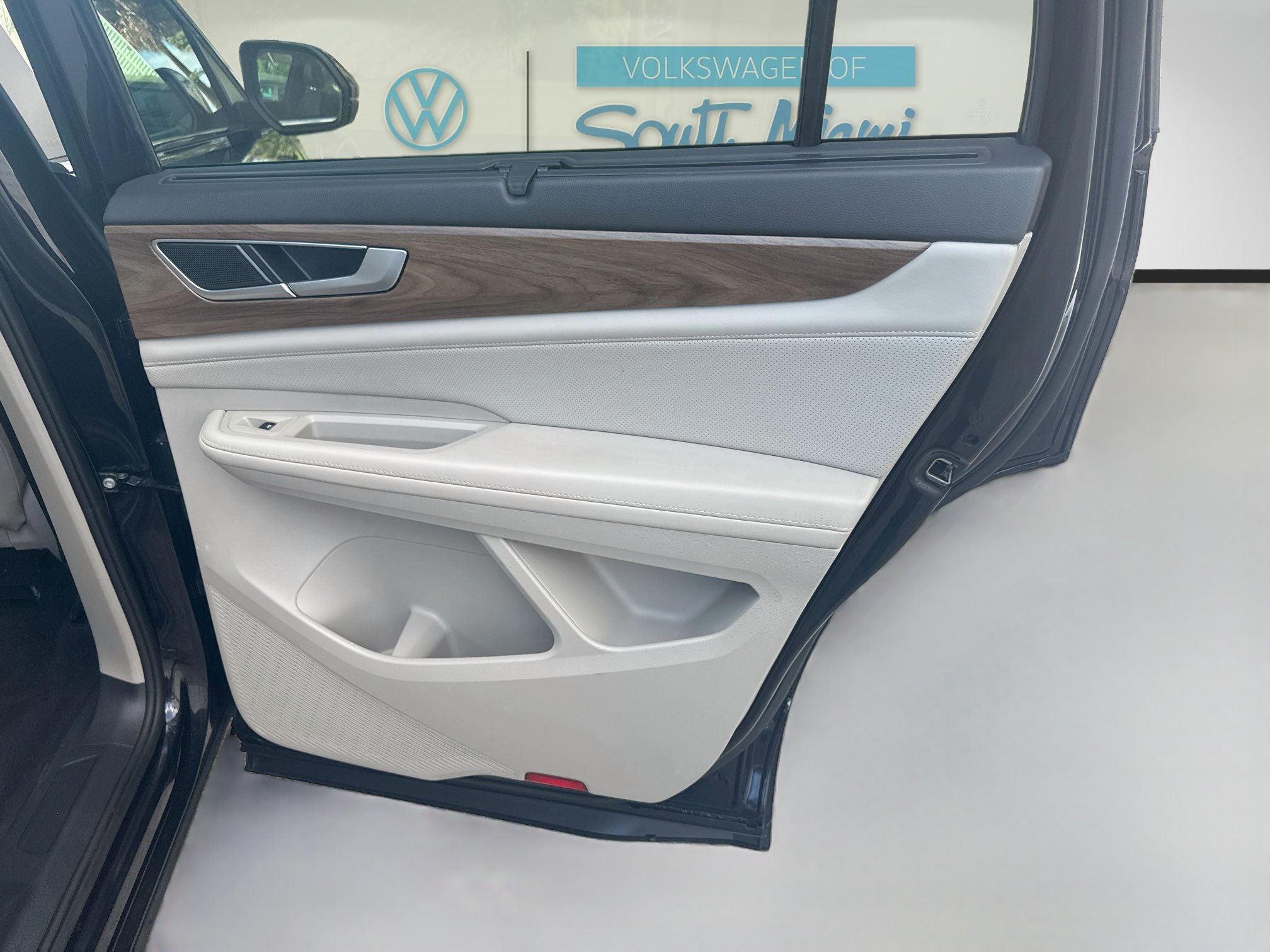 Certified 2024 Volkswagen Atlas SE FWD image 30