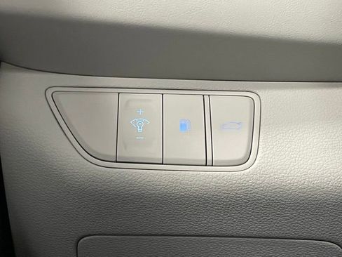 New 2025 Genesis G70 2.5T image 13