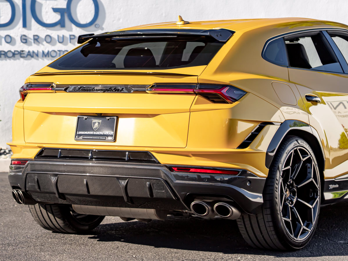 Used 2024 Lamborghini Urus Performante AWD/4WD image 7