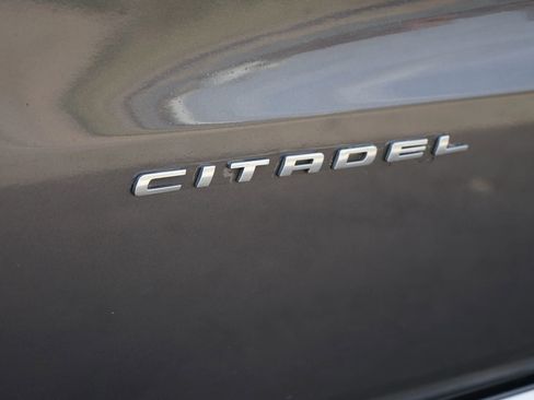 Used 2017 Dodge Durango Citadel w/ Premium Entertainment Group image 12