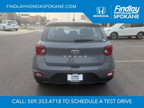 Used 2023 Hyundai Venue SEL FWD image 3