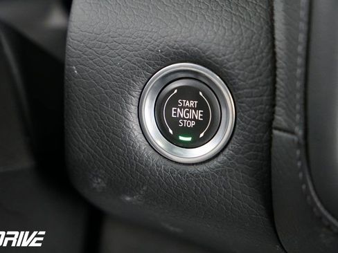 Used 2023 GMC Yukon XL Denali image 29