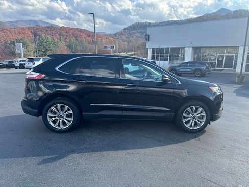 Used 2022 Ford Edge Titanium image 6
