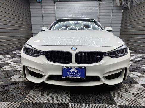Used 2018 BMW M4 Convertible RWD image 4