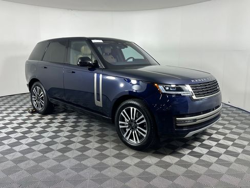 Used 2023 Land Rover Range Rover SE image 6