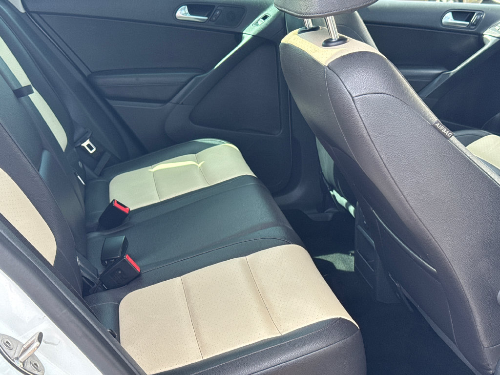 Used 2016 Volkswagen Tiguan SE FWD image 16