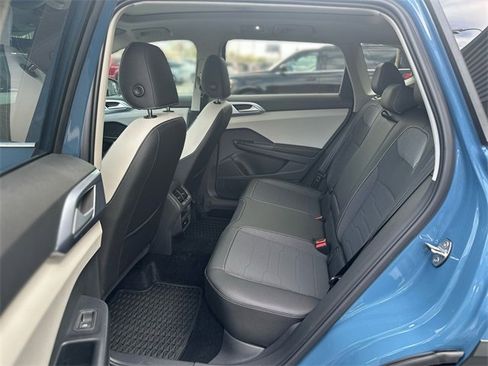 Used 2025 Volkswagen Taos SE image 23