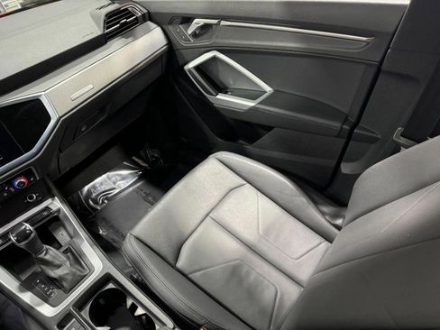 Certified 2022 Audi Q3 2.0T Premium w/ Convenience Package image 18