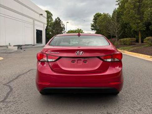 Used 2016 Hyundai Elantra SE w/ Option Group 02 FWD image 4