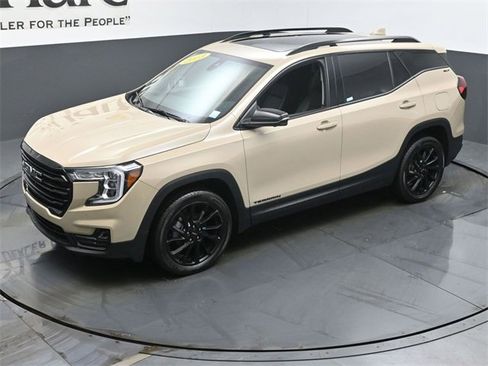 Used 2023 GMC Terrain SLT w/ Infotainment Package II image 43
