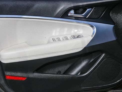 Used 2025 Genesis G70 2.5T RWD image 23