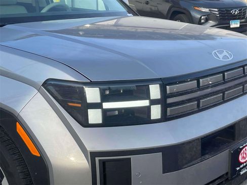 Used 2025 Hyundai Santa Fe SE image 10