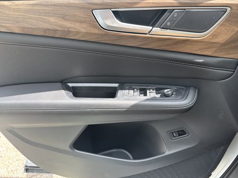 New 2026 Volkswagen Atlas SE FWD image 8
