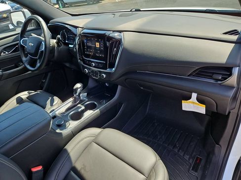 Certified 2023 Chevrolet Traverse LT FWD image 28