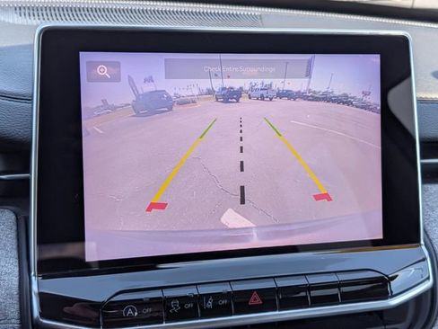 Used 2022 Jeep Compass Latitude image 17