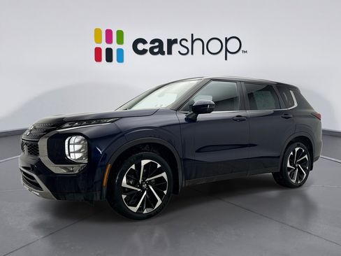 Used 2022 Mitsubishi Outlander SE image 1