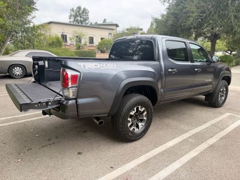 Used 2021 Toyota Tacoma TRD Off-Road w/ Technology Package AWD/4WD image 6