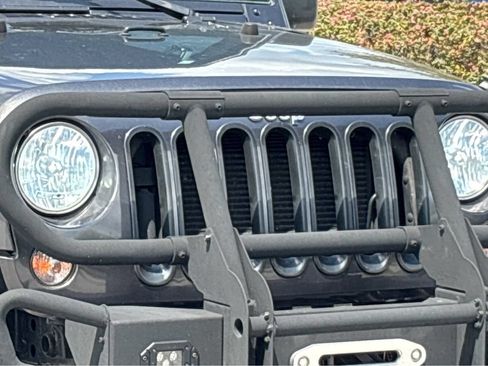 Used 2016 Jeep Wrangler Sport w/ Quick Order Package 24S AWD/4WD image 24