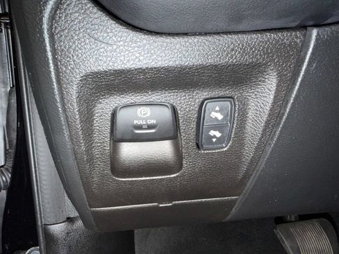 Used 2022 RAM 1500 Limited w/ Body-Colour Bumper Group AWD/4WD image 17