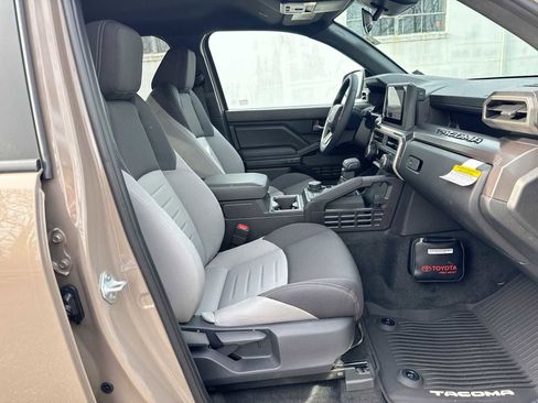 Used 2026 Toyota Tacoma TRD Off-Road image 15