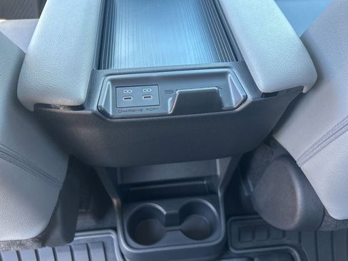 New 2026 Toyota Sienna XLE image 13