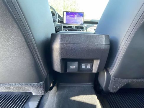 Used 2025 Toyota Tacoma Limited AWD/4WD image 13