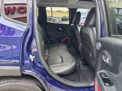 Used 2017 Jeep Renegade Trailhawk w/ Premium Trailhawk Package AWD/4WD image 51