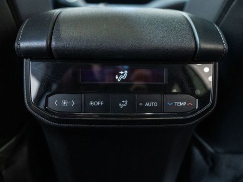 Certified 2022 Toyota Highlander XLE image 33