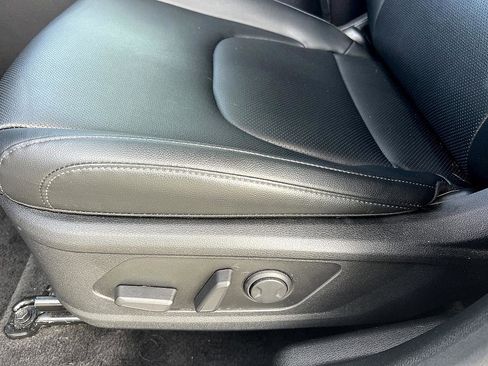 Used 2024 Kia Sportage SX image 19