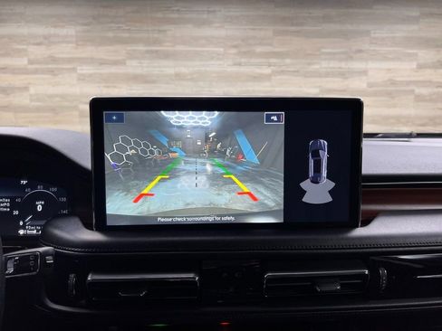 Used 2023 Lincoln Nautilus Reserve w/ Luxury Package image 9