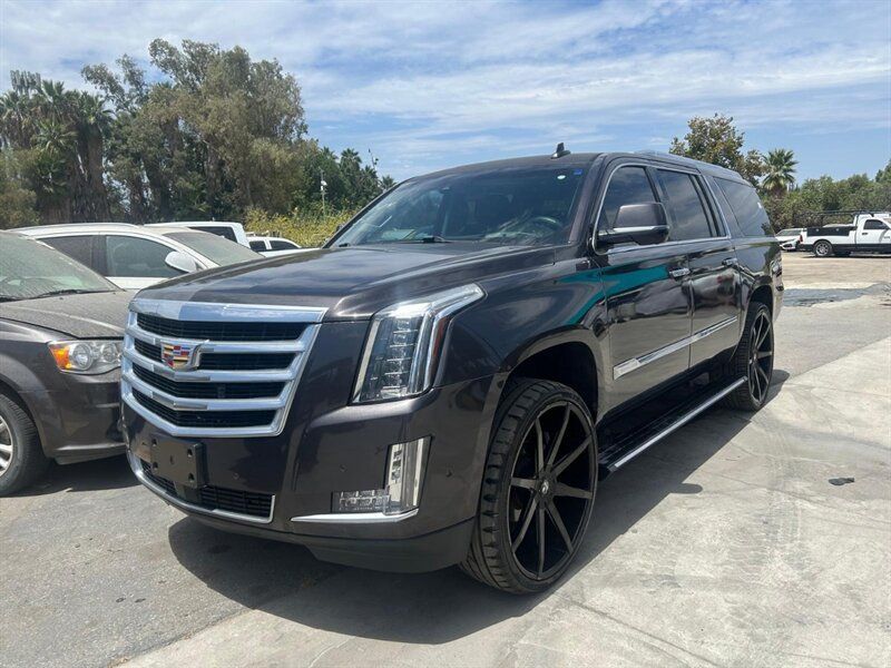 Used 2017 Cadillac Escalade ESV Premium Luxury AWD/4WD image 6