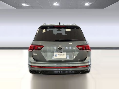 Used 2024 Volkswagen Tiguan SE R-Line FWD image 10