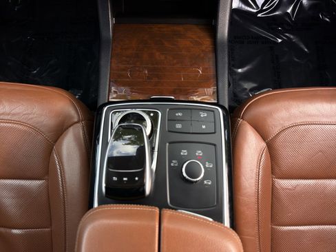 Used 2017 Mercedes-Benz GLS 550 4MATIC image 18