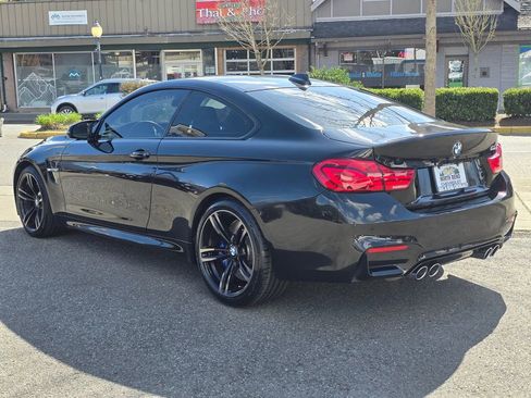 Used 2018 BMW M4 Coupe RWD image 7