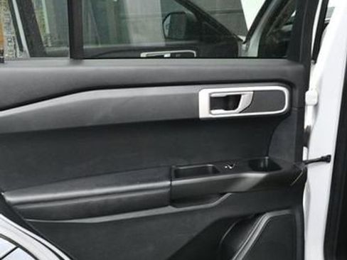 Used 2021 Ford Explorer 4WD image 11
