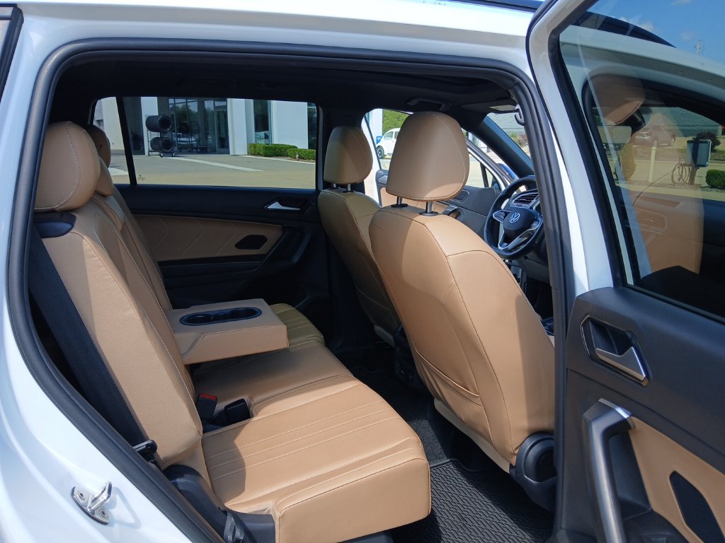 Used 2024 Volkswagen Tiguan SE R-Line w/ MDO Package, Three-Row FWD image 25