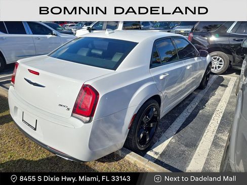 Used 2020 Chrysler 300 S image 4