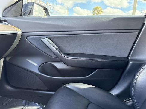 Used 2018 Tesla Model 3 Long Range image 28