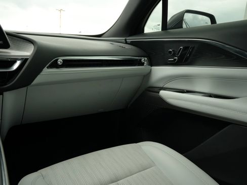 Certified 2024 Cadillac Lyriq Luxury RWD image 9
