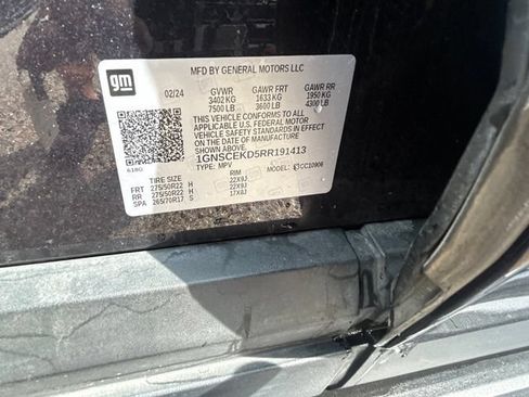 Used 2024 Chevrolet Suburban RST RWD image 9
