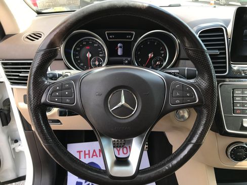 Used 2019 Mercedes-Benz GLE 400 4MATIC image 16