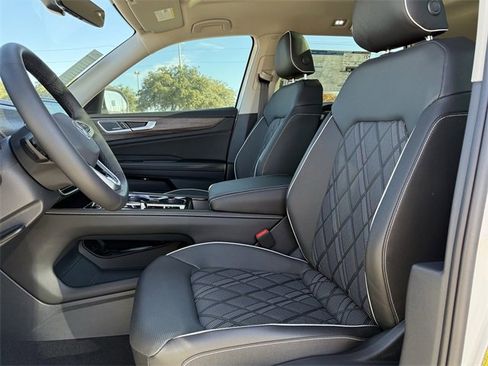 New 2026 Volkswagen Atlas SEL Premium R-Line image 18