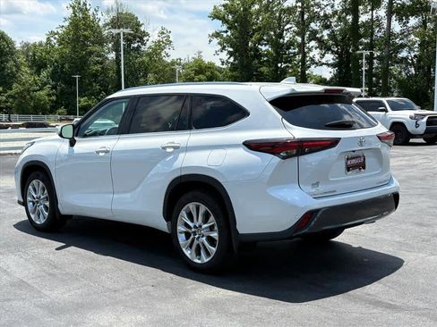 Used 2024 Toyota Highlander Limited AWD/4WD image 26
